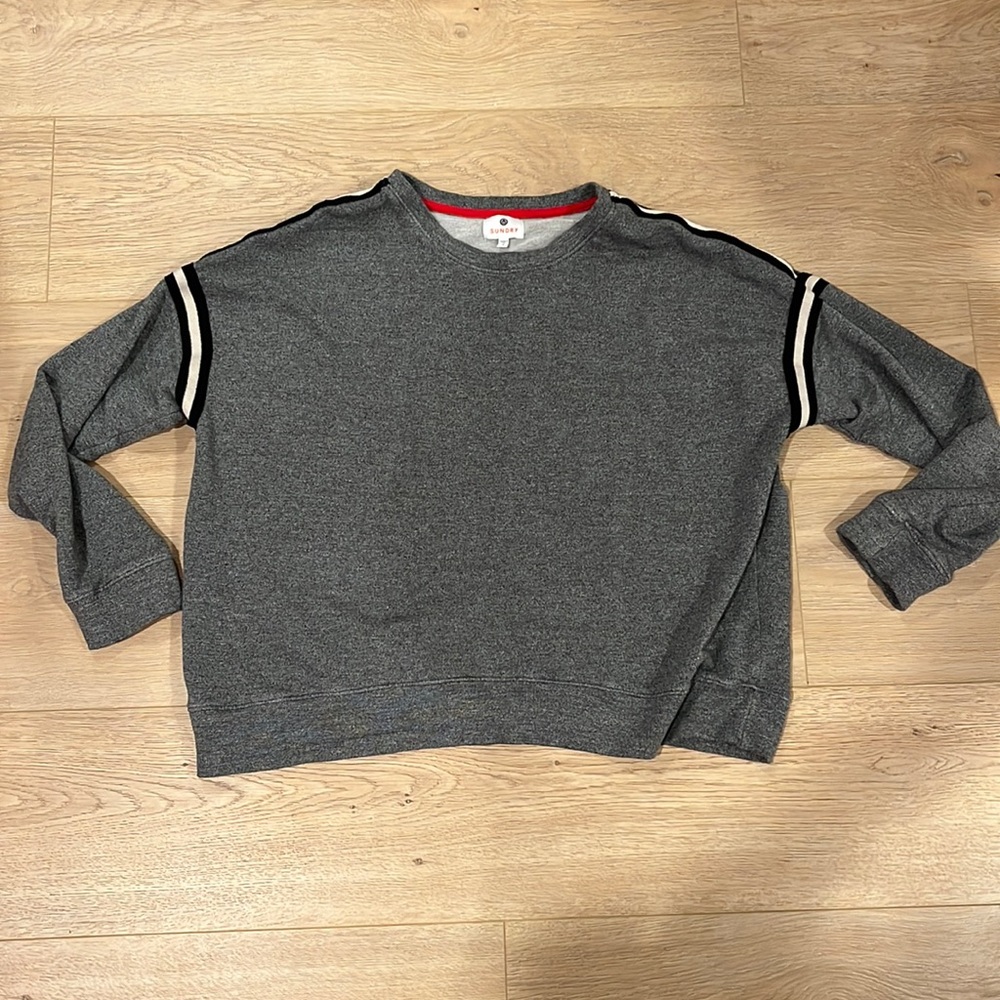 Sundry Grey Sweatshirt - Like New!
